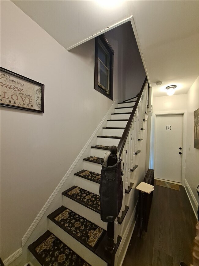 Building Photo - 213 53rd St