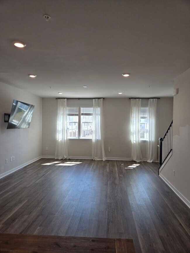 Foto del edificio - Beautiful Townhome in La Plata
