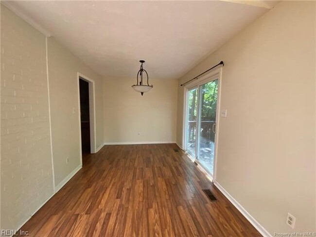 Building Photo - 3 BR 2 BA House