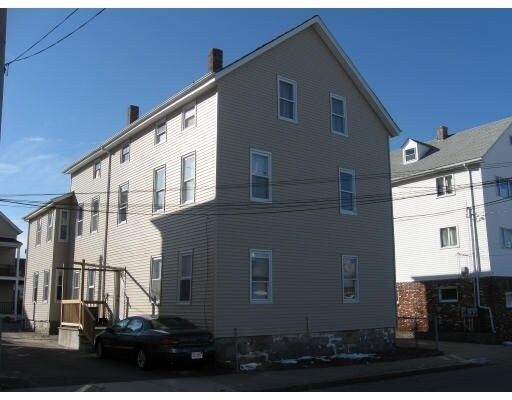 Primary Photo - 33 Stewart St