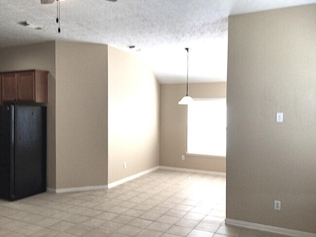 Building Photo - 12718 Benton Park Ln