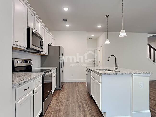 Foto del edificio - 610 W Lionel Rd