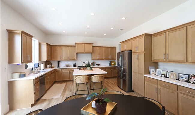 Foto del edificio - Beautiful Four Bedroom Three Bath Home Located in Granit Bay