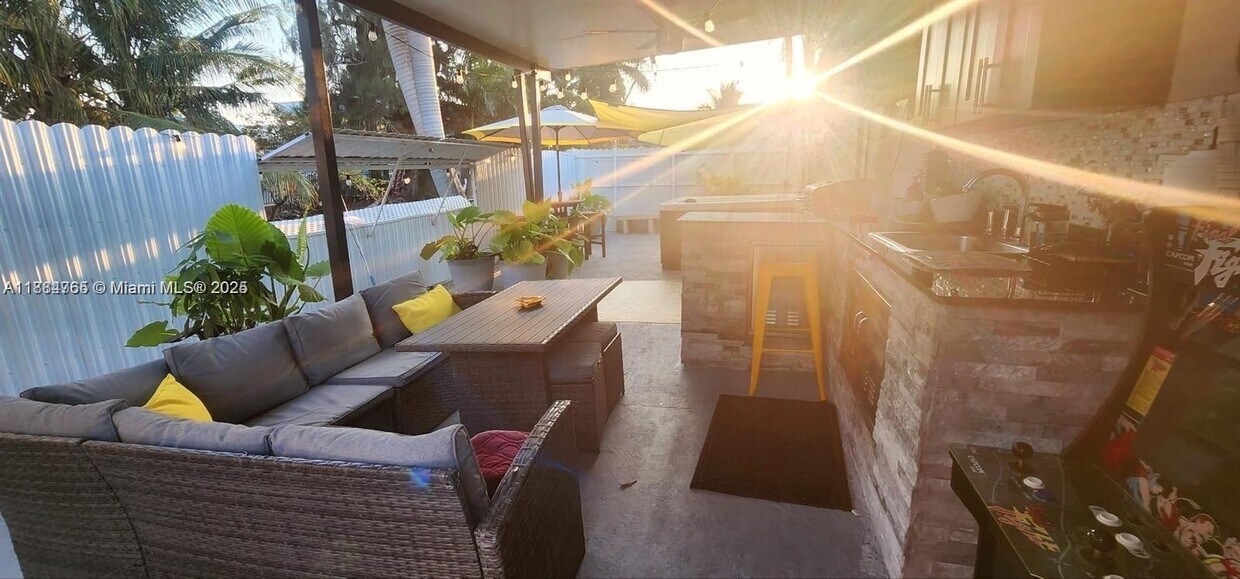 Foto principal - 3324 NW 14th St