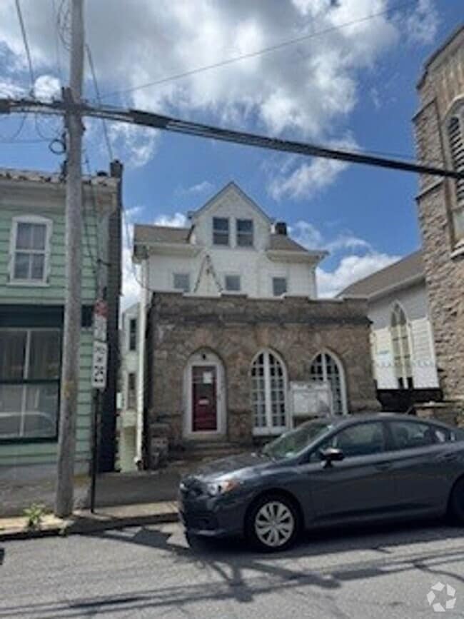 Building Photo - 140 S 2nd St