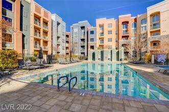 Building Photo - 38 E Serene Ave