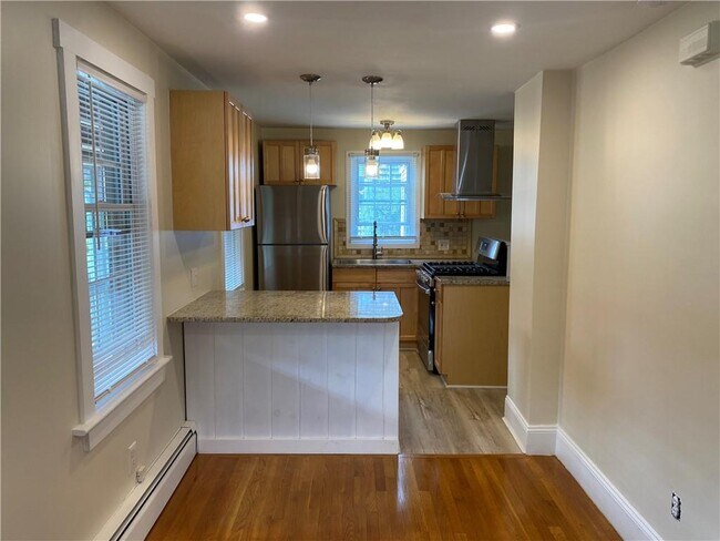 Building Photo - 269 Narragansett Ave