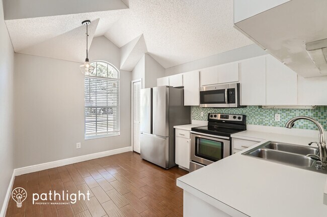 Building Photo - 28534 Tall Grass Dr, Zephyrhills, FL, 33543