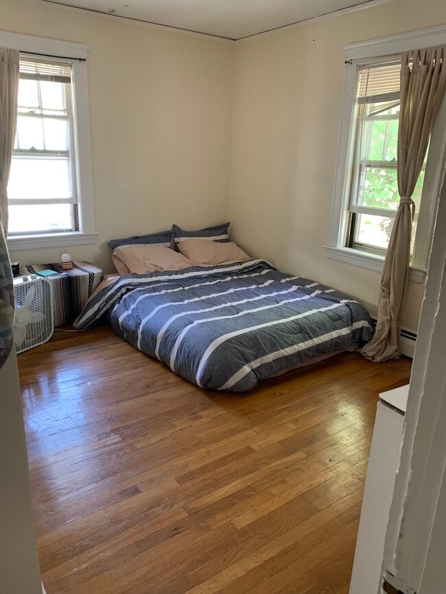 Bedroom - 879 Broadway