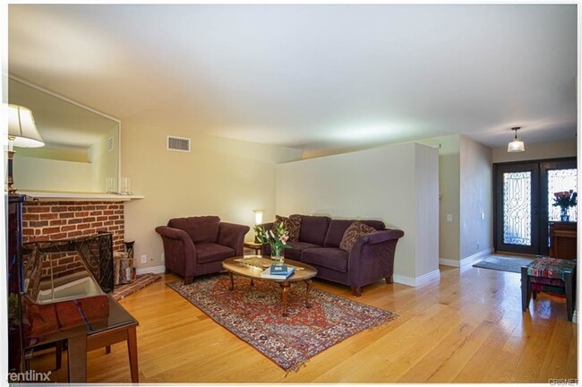 4 br, 2.5 bath House - 6706 Capistrano Ave photo'