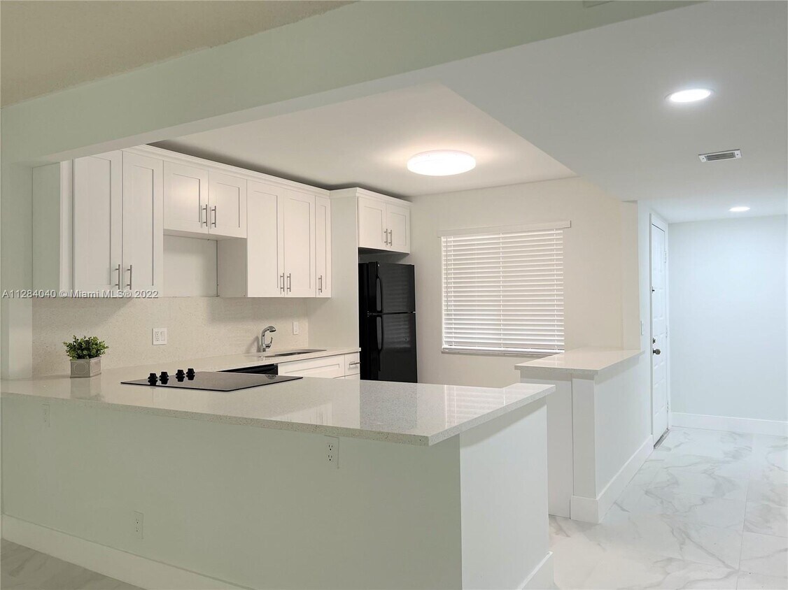 434 Lakeview Dr Unit 102, Weston, FL 33326 Condo for Rent in Weston