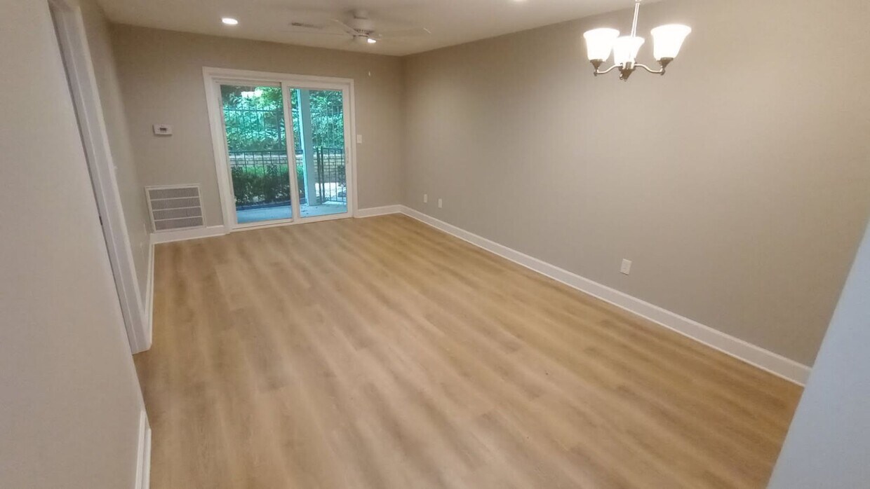 Foto principal - Remodeled 1 Bed 1 bath Condo Near Campus