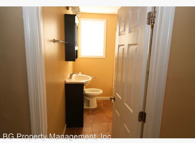 Building Photo - 2 br, 1 bath House - 6414 Fairdel Avenue A...