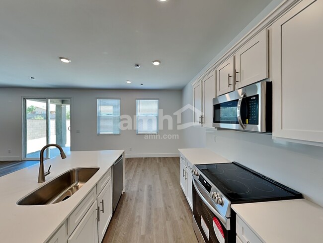 Foto del edificio - 9604 Harkes Dr