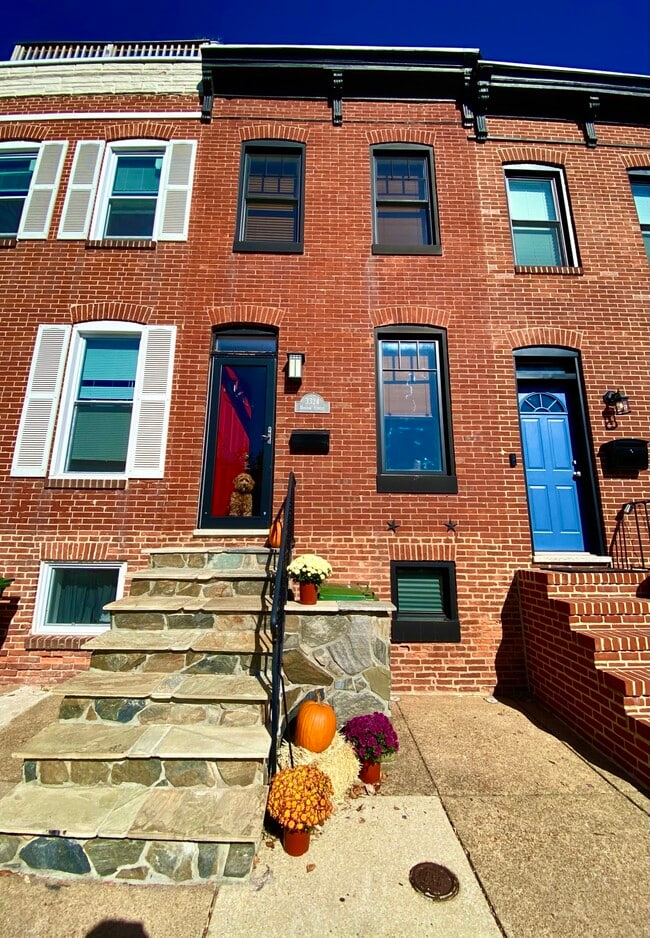 Building Photo - 3324 Hudson St