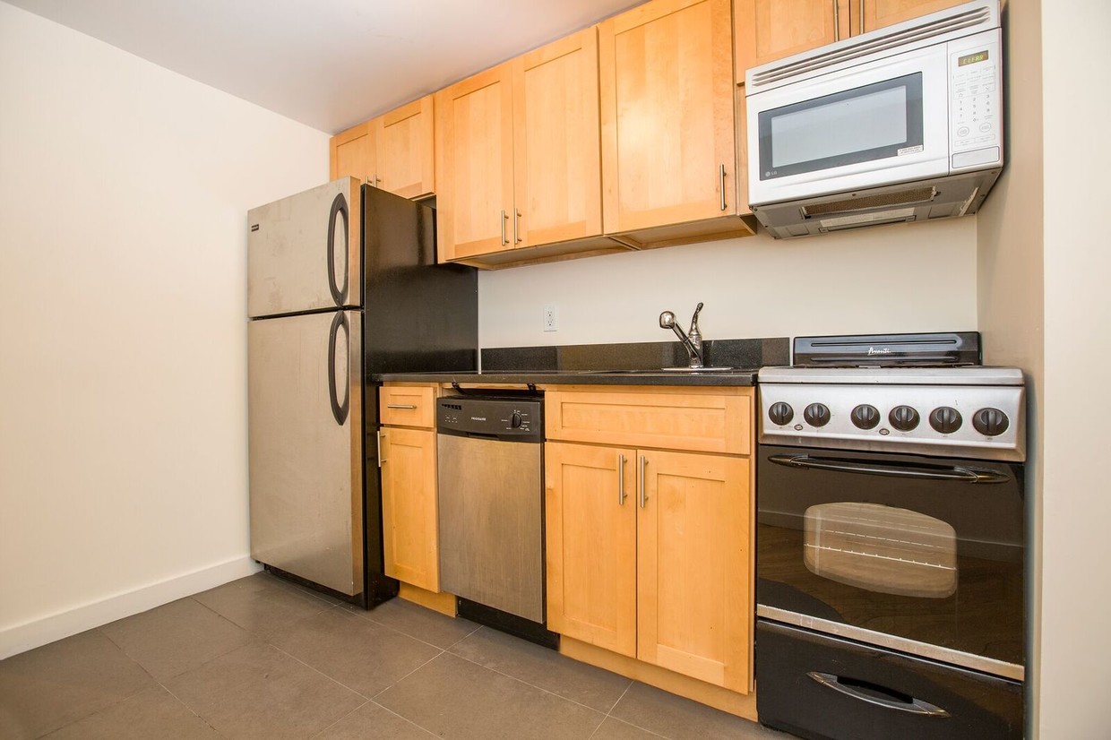 Building Photo - 162 Avenue B
