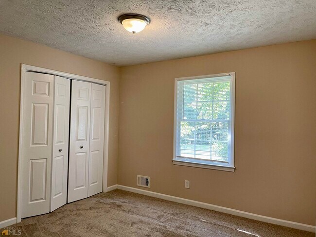 Foto del edificio - 1345 Gardner Rd NW