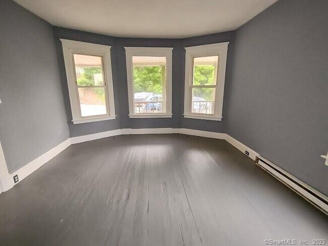 Foto del edificio - 56 Ashley St