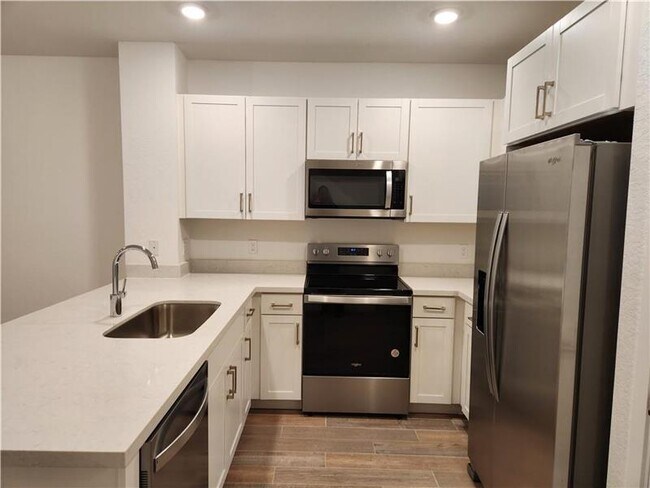 Building Photo - 168 SE 5th Ct