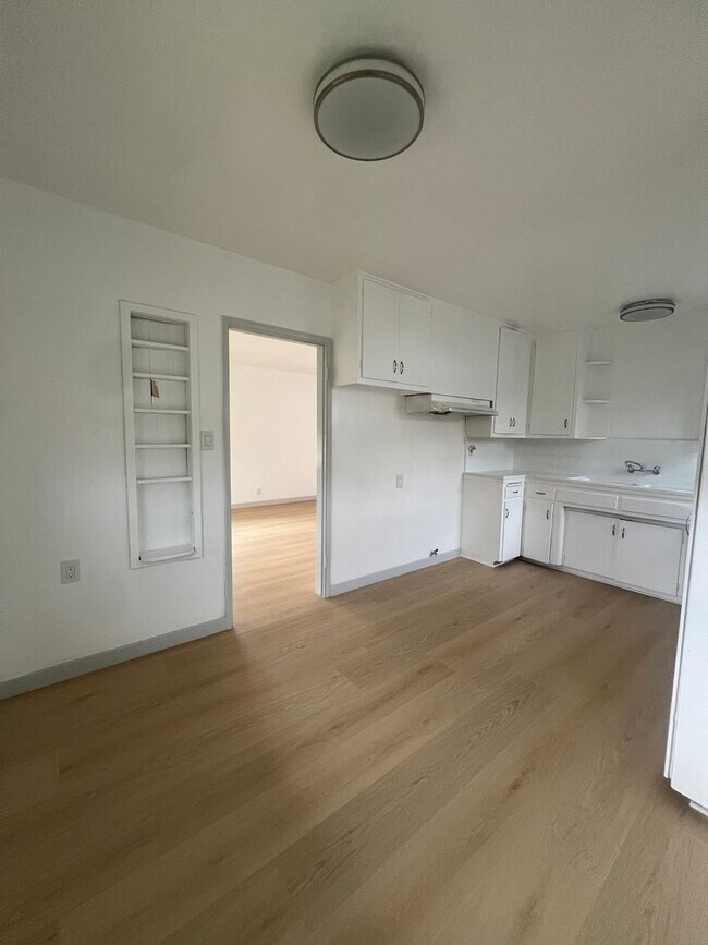 Foto del edificio - 2115-2117 S Garfield Ave