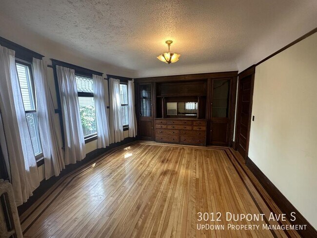 Foto del edificio - 3012 Dupont Ave S