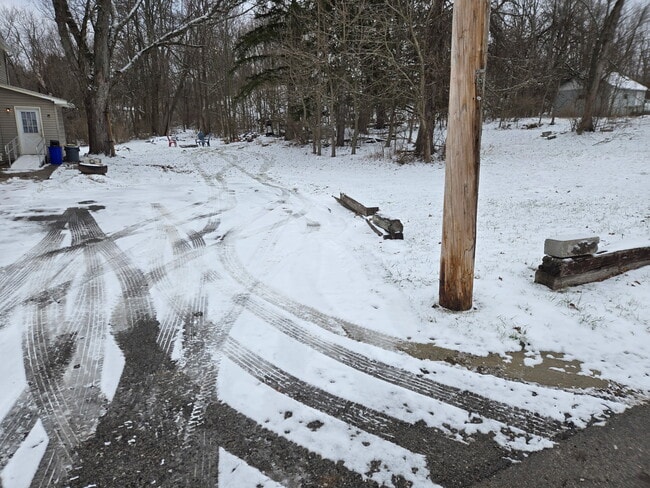 Building Photo - 923 Franklin Ave