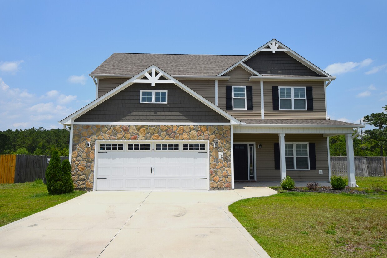156 Peytons Ridge Dr, Hubert, NC 28539 House for Rent in Hubert, NC