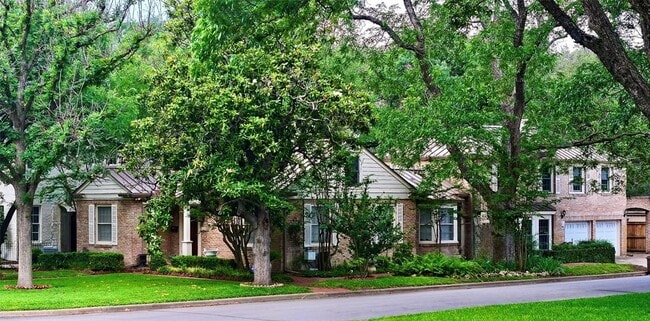 Foto del edificio - 2534 Harris Blvd