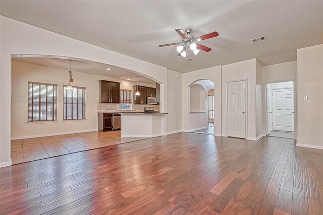 Foto del edificio - 20555 Bonds Creek Ln