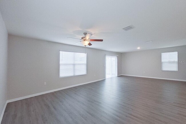 Building Photo - 8650 SW 44th Ct