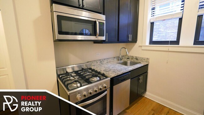 Foto del edificio - 4034 N Ashland Ave