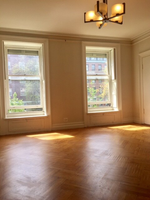 Building Photo - 423 Clinton Ave