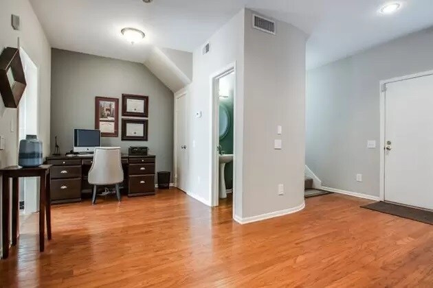 Foto del edificio - 4242 Travis St