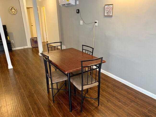 Foto del edificio - 2311 Chelsea Knoll Ln