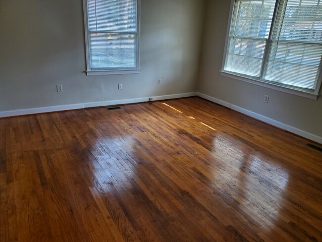 Foto del edificio - 220 Fairway Dr