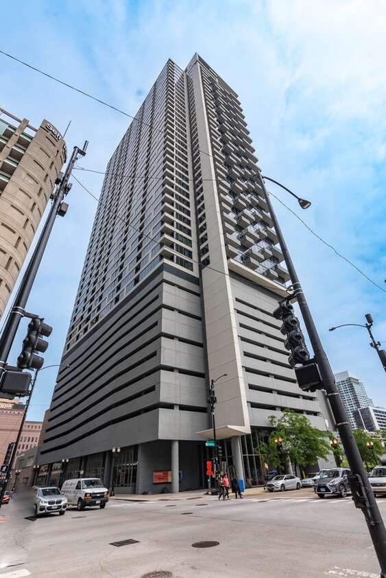 Primary Photo - 235 W Van Buren St