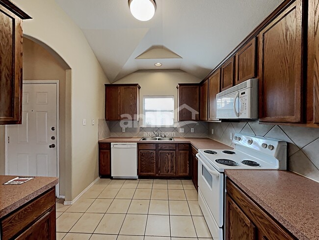 Foto del edificio - 2235 Timber Creek Dr
