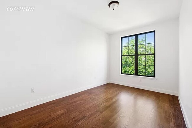 Building Photo - 263 Eldert St
