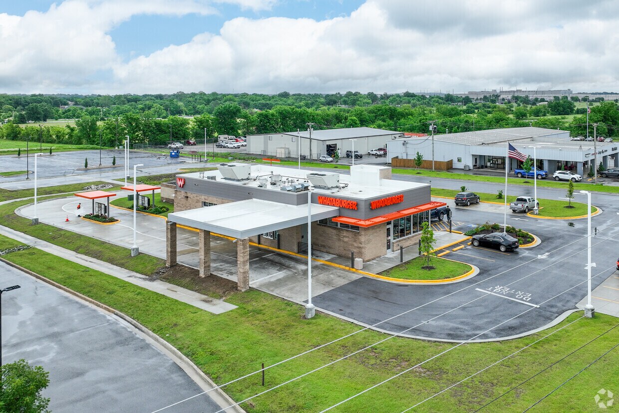 Demolido - 5400 S Mill St