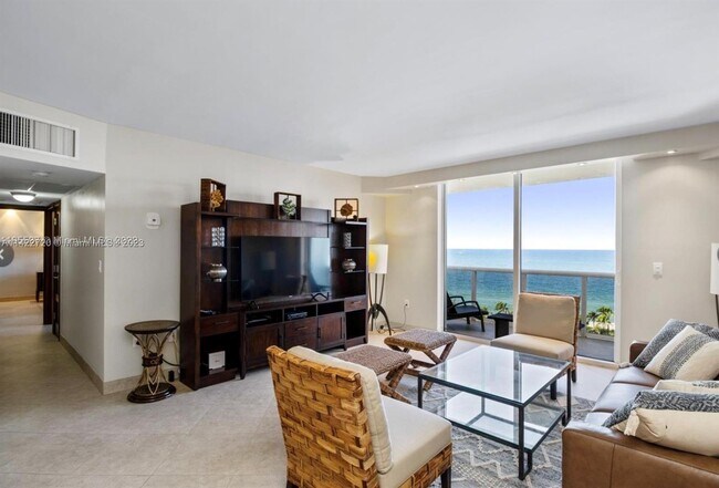 Foto del edificio - 10275 Collins Ave