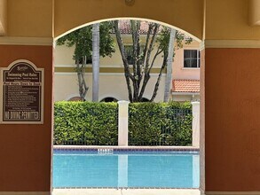 Building Photo - 302 S Santa Catalina Cir