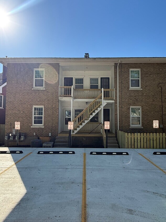Foto del edificio - 2023 Grasmere Dr