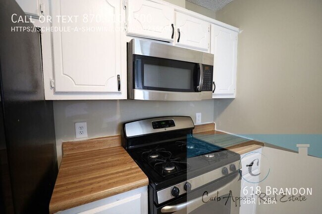 Foto del edificio - 618 Brandon-