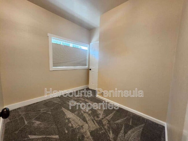 Building Photo - 2305 6th St