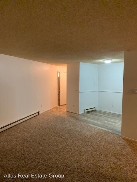 Building Photo - 3060 Mallard Dr