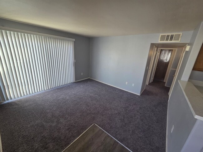 Building Photo - 2 Bed / 2 Bath Condo Rental with In-Unit Laundry & Community Pool