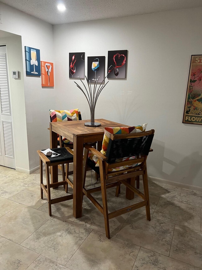 Building Photo - 14849 Cumberland Dr