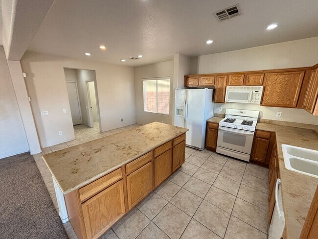 Foto del edificio - Gorgeous 3bed / 2.5bath home in the Silverstone Ranch community!