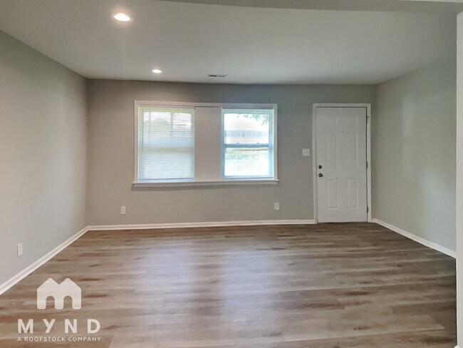 Building Photo - 5119 Snow White Ln
