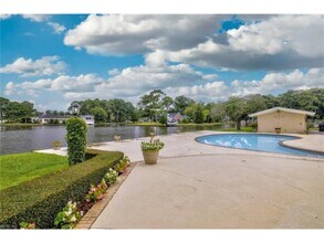 Building Photo - 1401 Linlier Dr